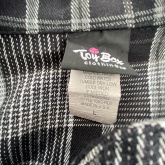 Toybox Plaid Short Sleeve shirt made in USA size large - Picture 2 of 9